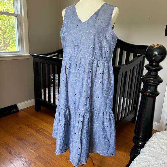 Christopher & Banks NWT Denim Chambray Eyelet Modest Midi Sleeveless Dress Med - Picture 4 of 13